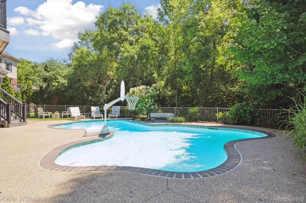 6356 Branford Drive West Bloomfield Charter Township MI 48322