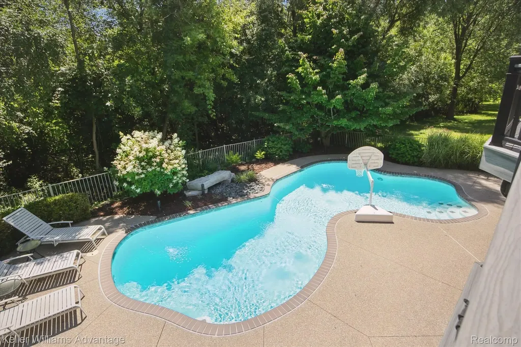 6356 Branford Drive West Bloomfield Charter Township MI 48322