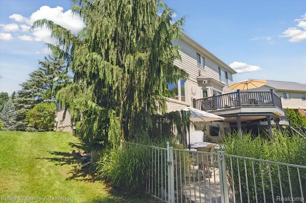 6356 Branford Drive West Bloomfield Charter Township MI 48322