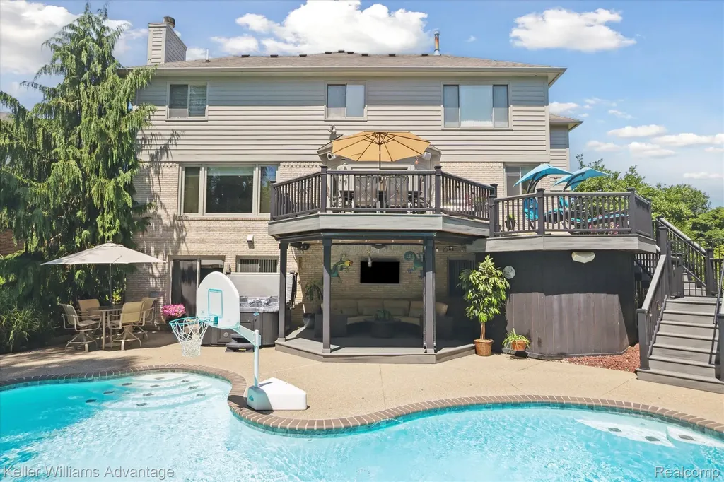 6356 Branford Drive West Bloomfield Charter Township MI 48322