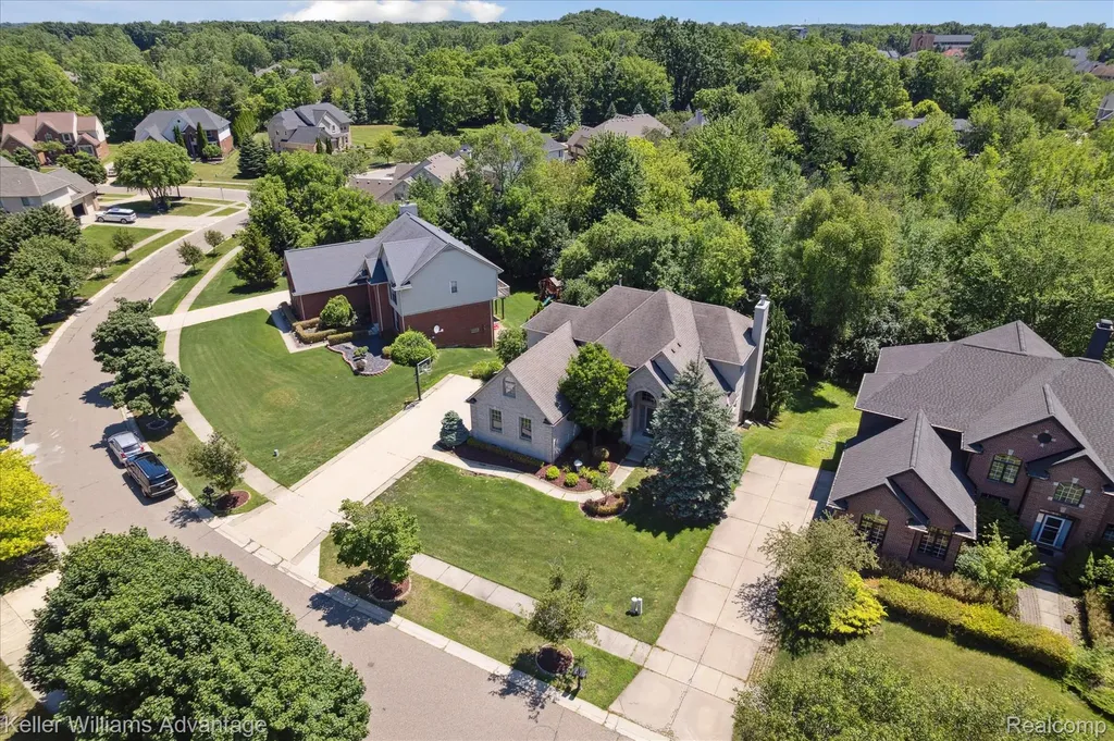 6356 Branford Drive West Bloomfield Charter Township MI 48322