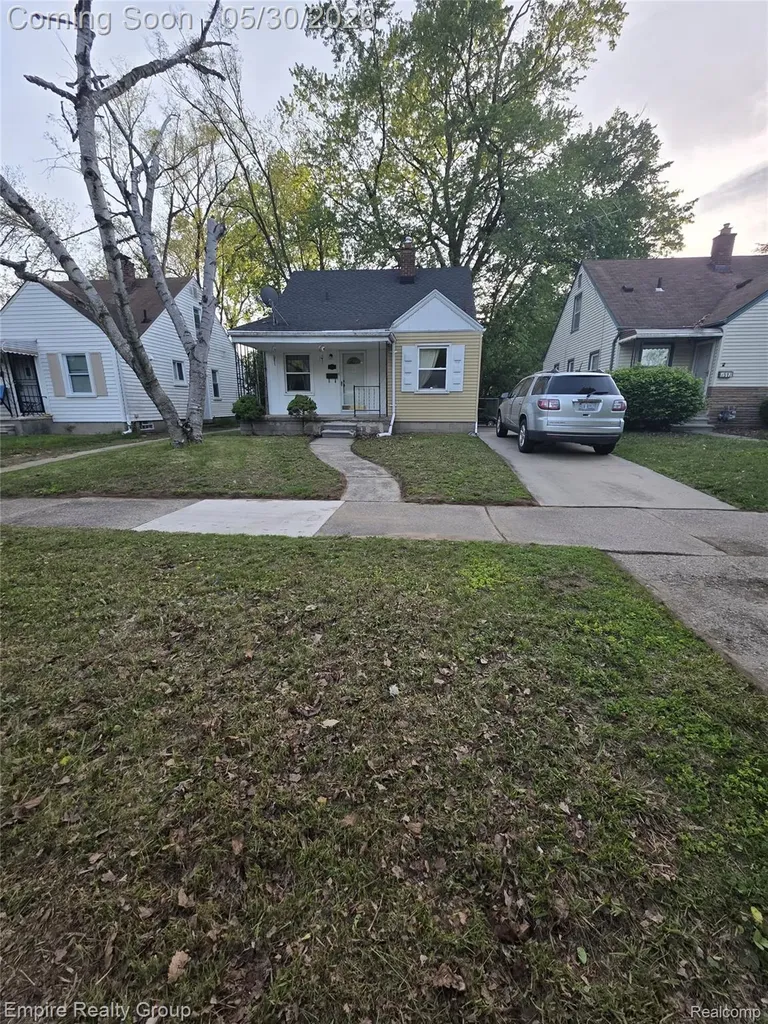 7507 W Parkway Street Redford Charter Township MI 48239