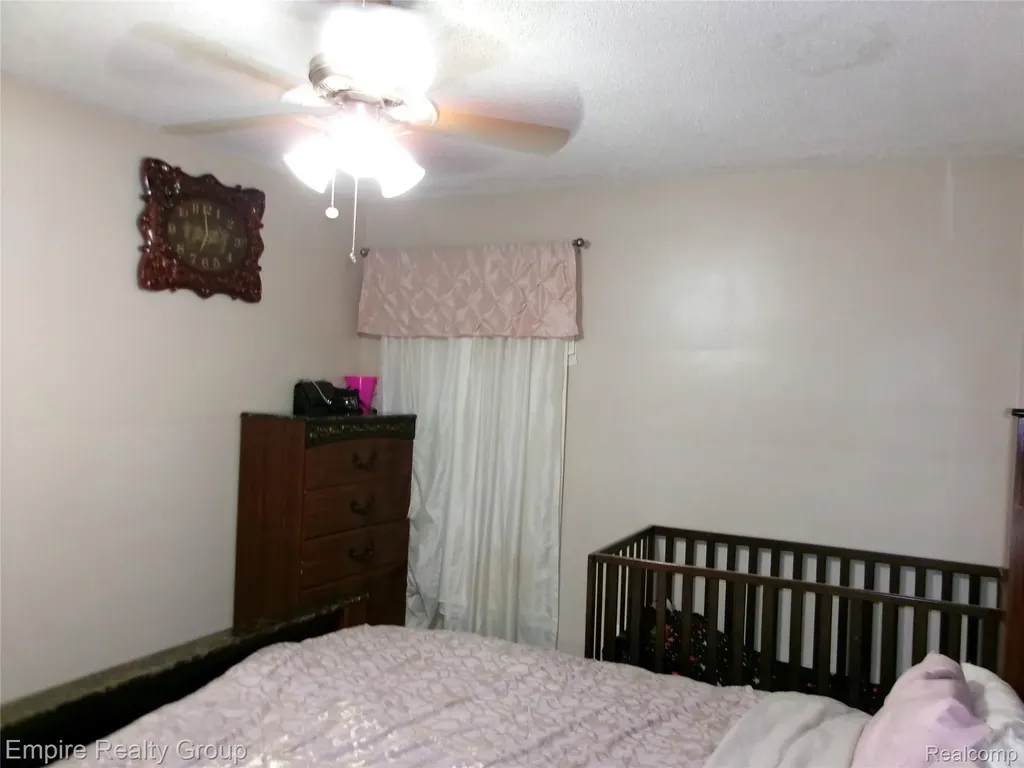 7507 W Parkway Street Redford Charter Township MI 48239