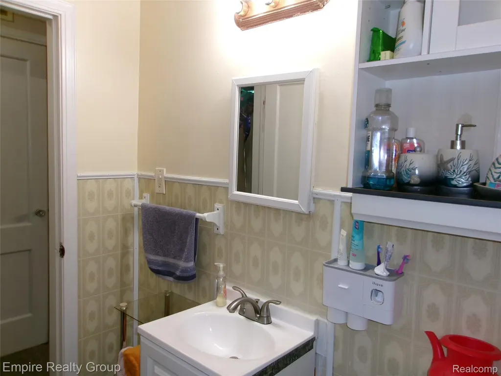 7507 W Parkway Street Redford Charter Township MI 48239