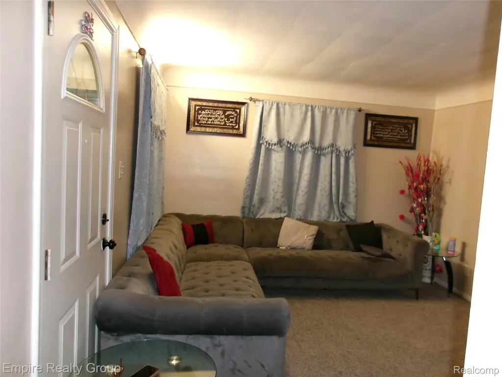 7507 W Parkway Street Redford Charter Township MI 48239