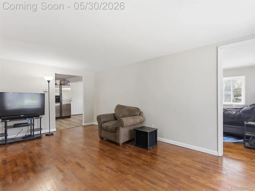 1437 E Parkwood Avenue Burton City MI 48529