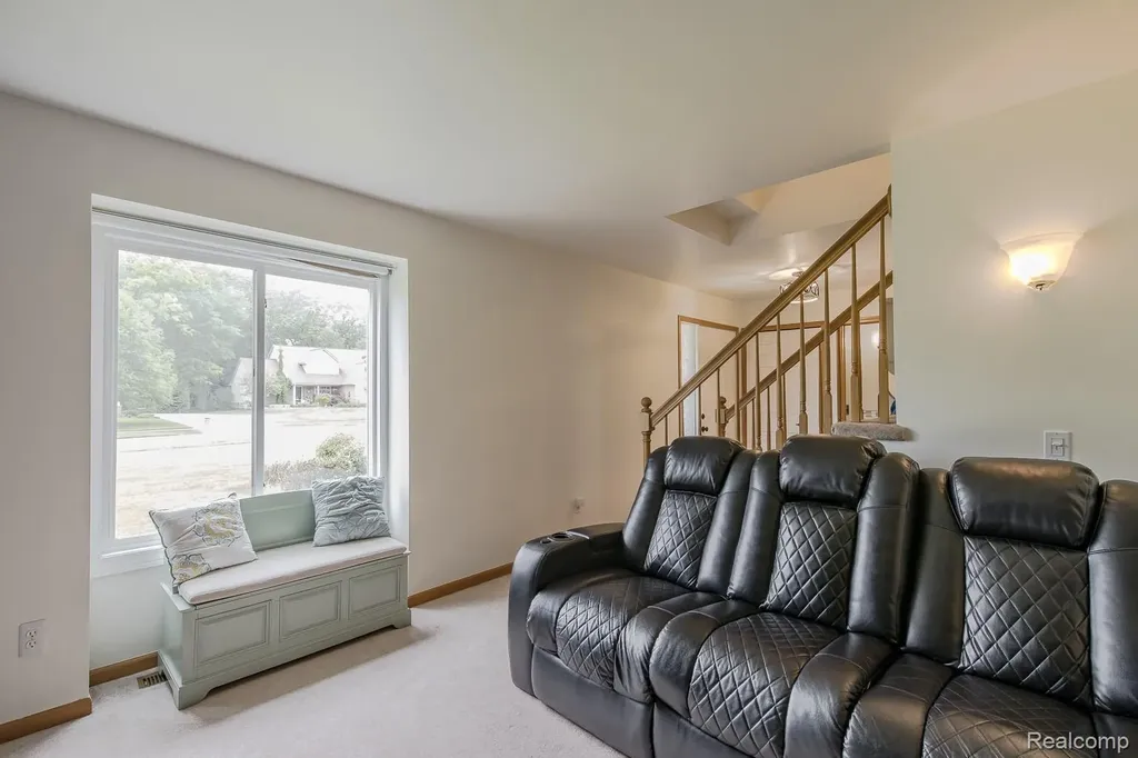 2241 Elkridge Circle Highland Charter Township MI 48356
