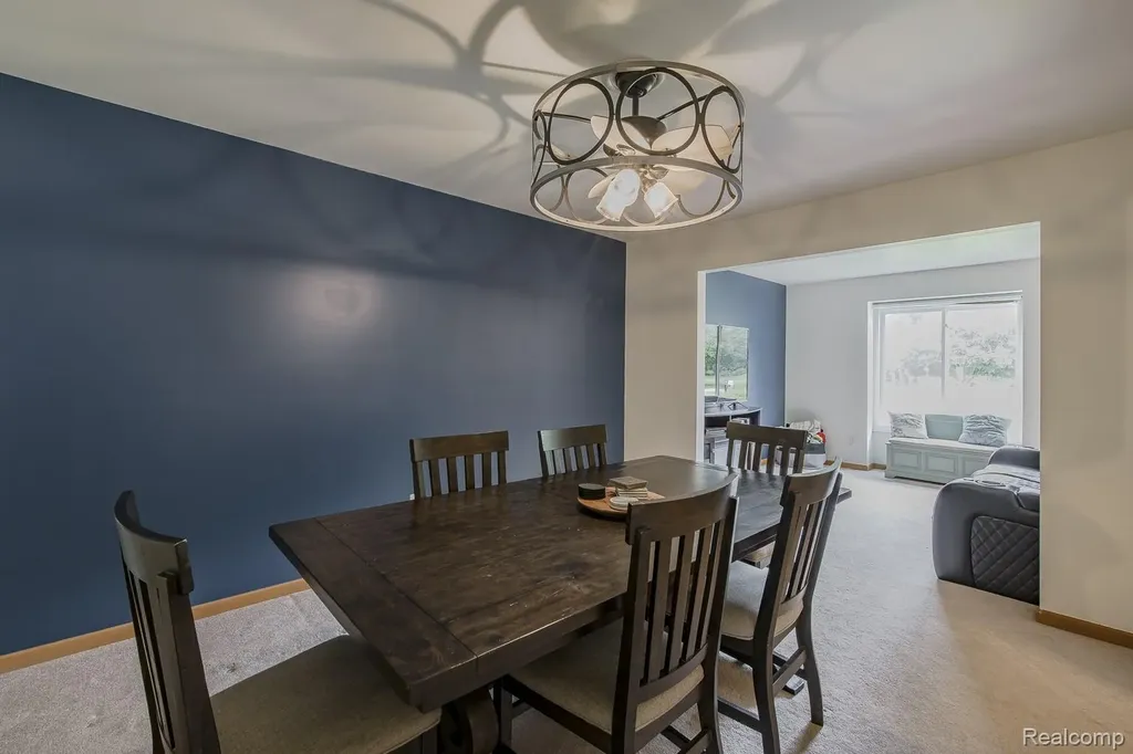 2241 Elkridge Circle Highland Charter Township MI 48356