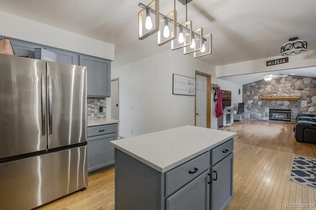 2241 Elkridge Circle Highland Charter Township MI 48356