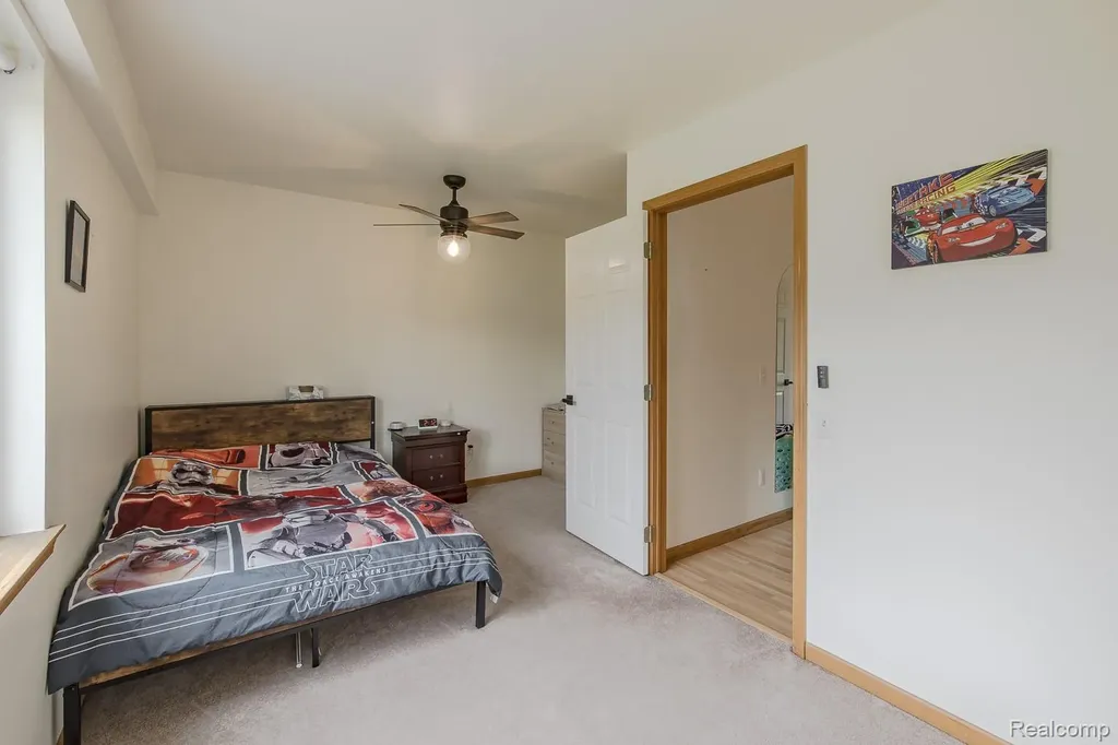 2241 Elkridge Circle Highland Charter Township MI 48356