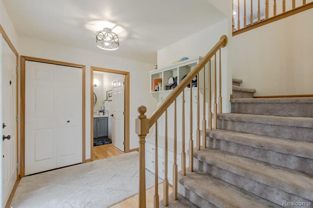 2241 Elkridge Circle Highland Charter Township MI 48356