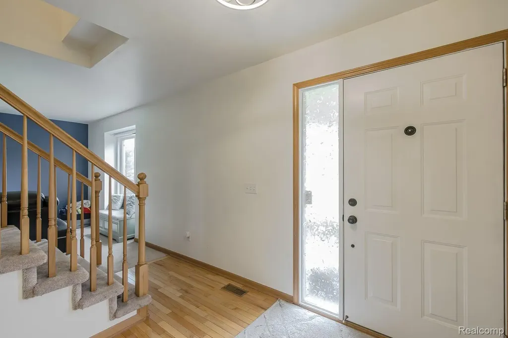 2241 Elkridge Circle Highland Charter Township MI 48356