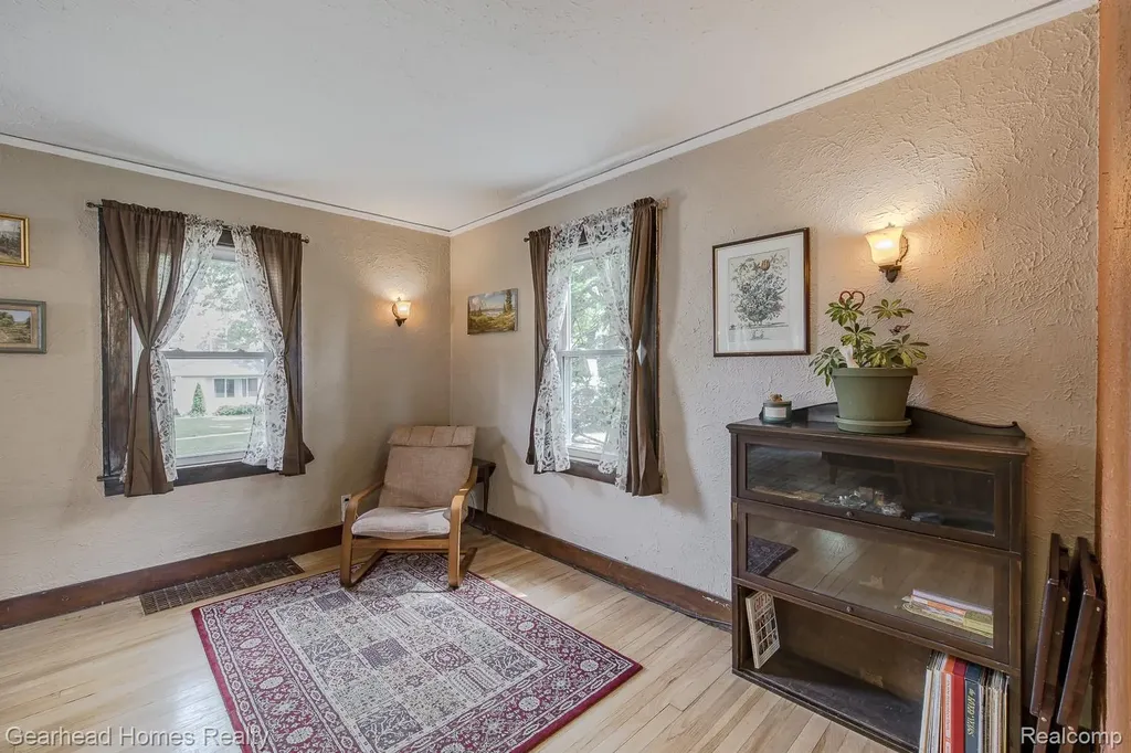 31437 Fairchild Street Westland City MI 48186