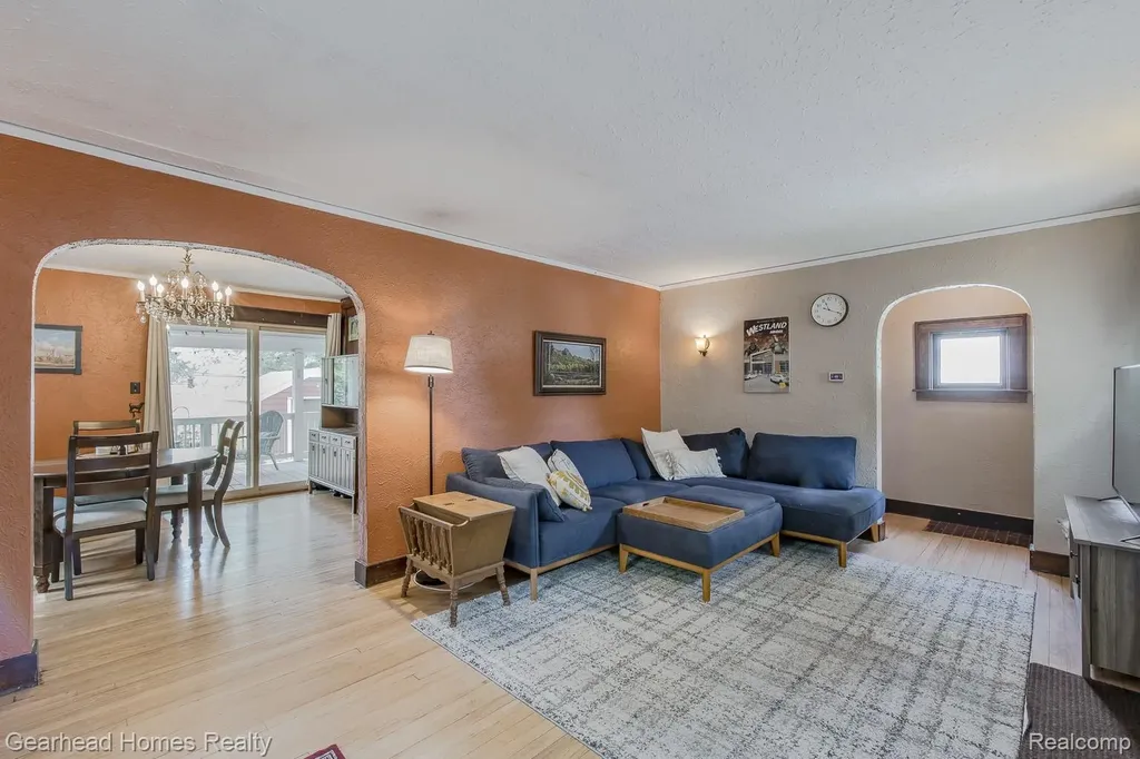 31437 Fairchild Street Westland City MI 48186