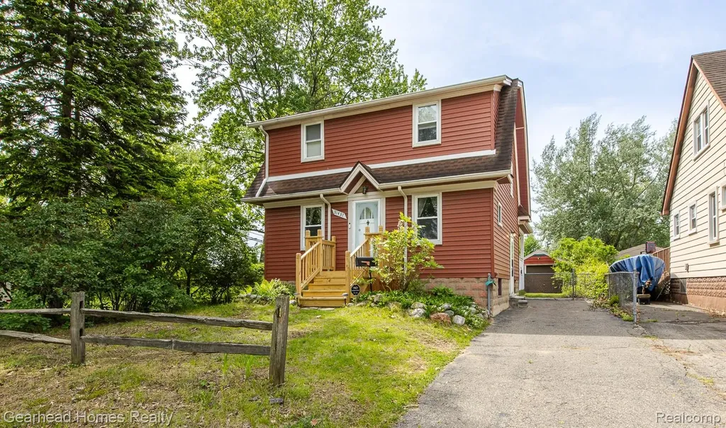 31437 Fairchild Street Westland City MI 48186