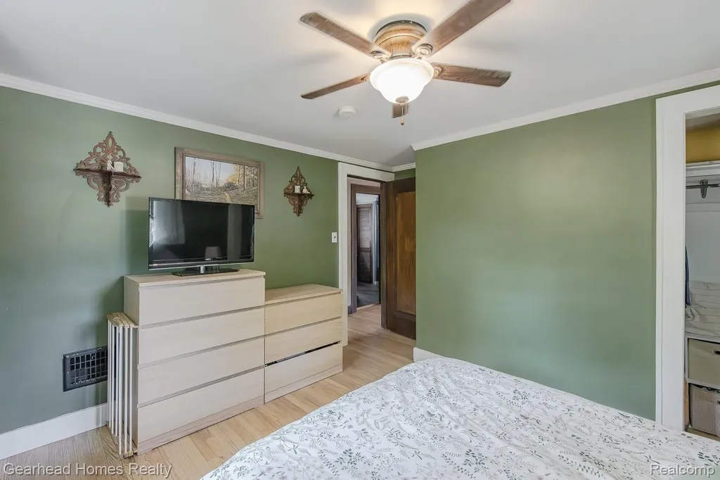 31437 Fairchild Street Westland City MI 48186