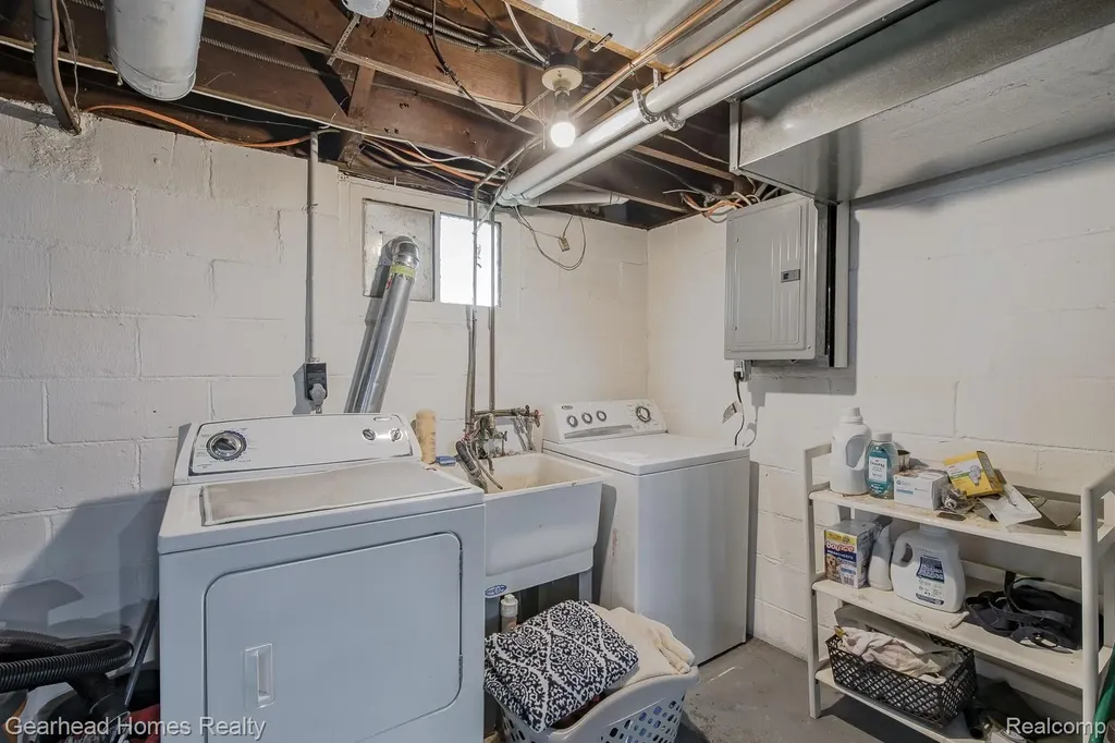31437 Fairchild Street Westland City MI 48186