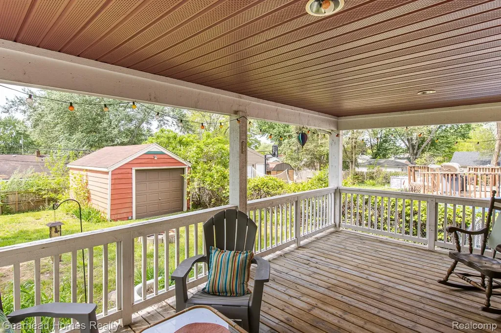 31437 Fairchild Street Westland City MI 48186