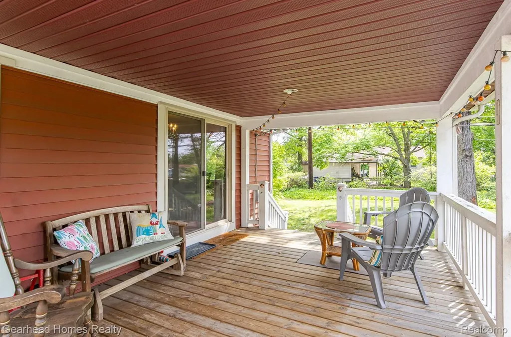 31437 Fairchild Street Westland City MI 48186