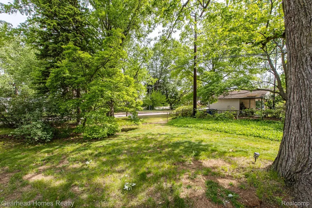 31437 Fairchild Street Westland City MI 48186