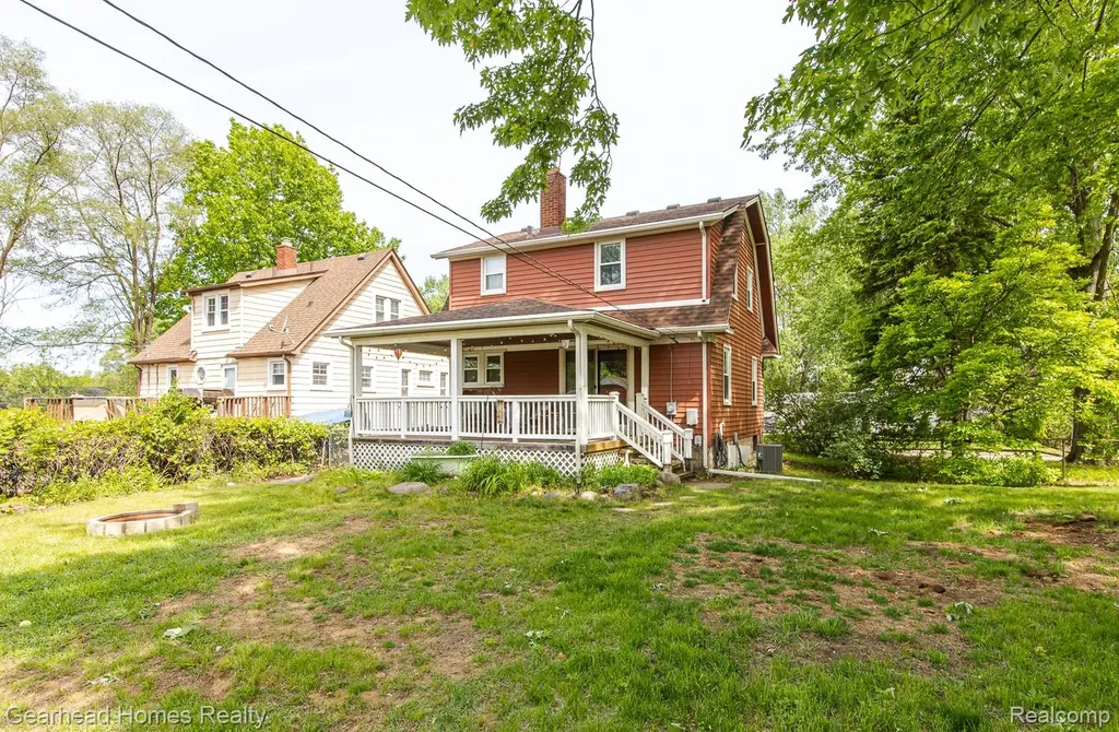 31437 Fairchild Street Westland City MI 48186