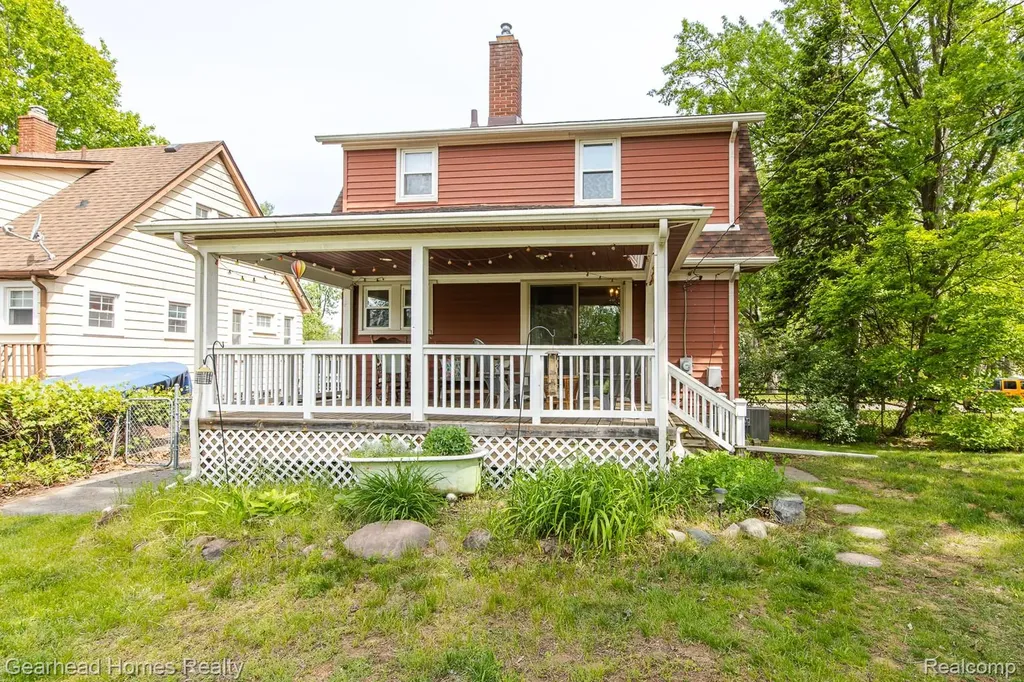 31437 Fairchild Street Westland City MI 48186
