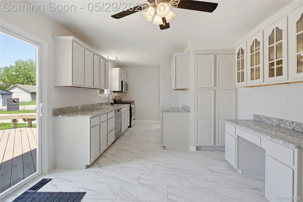 37257 Dundee Street Sterling Heights City MI 48310