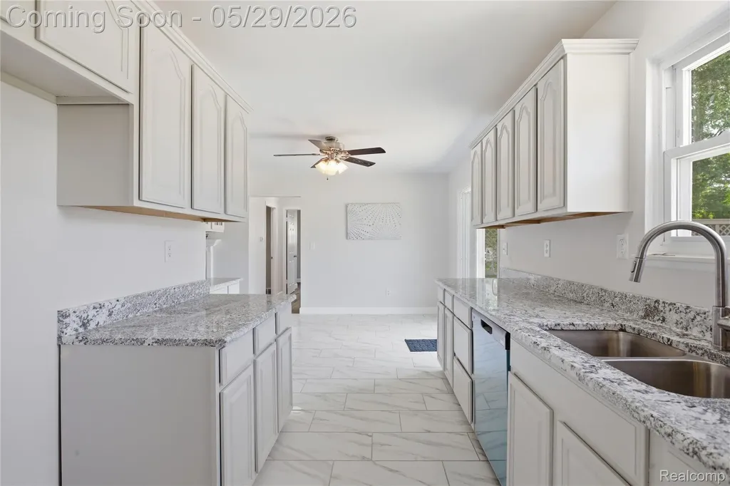 37257 Dundee Street Sterling Heights City MI 48310
