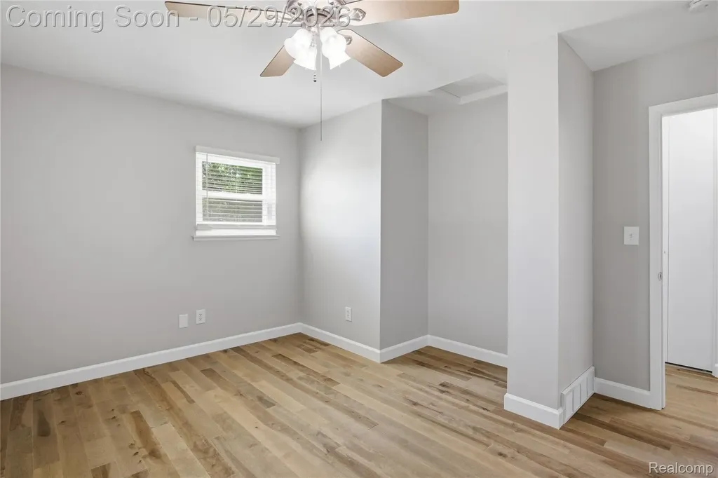 37257 Dundee Street Sterling Heights City MI 48310