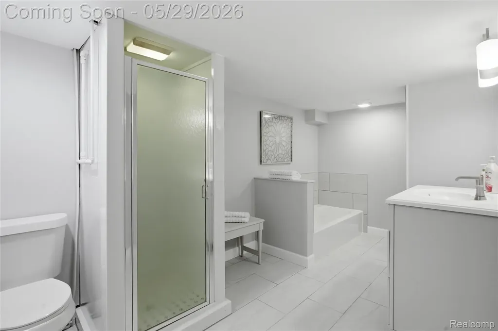 37257 Dundee Street Sterling Heights City MI 48310