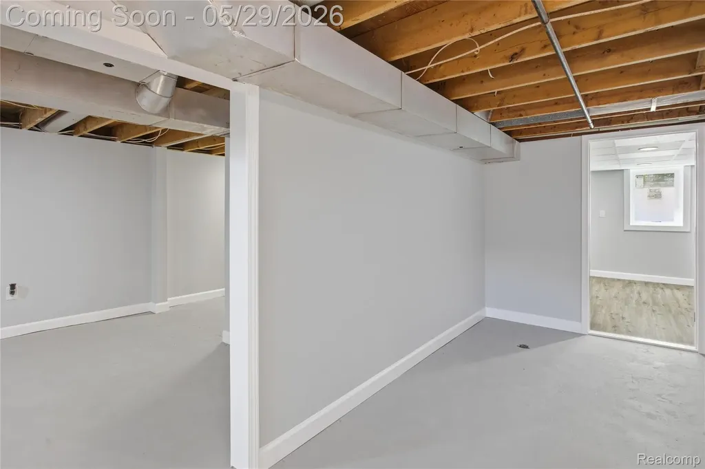 37257 Dundee Street Sterling Heights City MI 48310