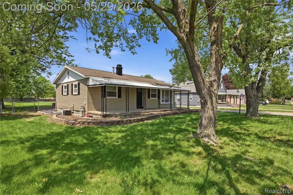 37257 Dundee Street Sterling Heights City MI 48310