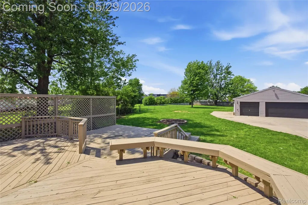 37257 Dundee Street Sterling Heights City MI 48310