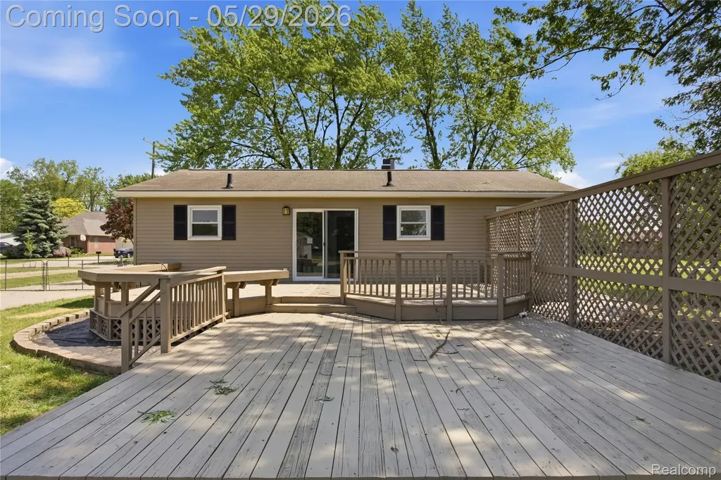 37257 Dundee Street Sterling Heights City MI 48310