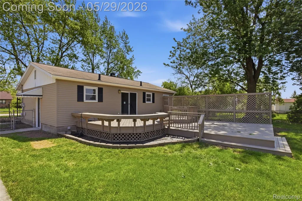 37257 Dundee Street Sterling Heights City MI 48310