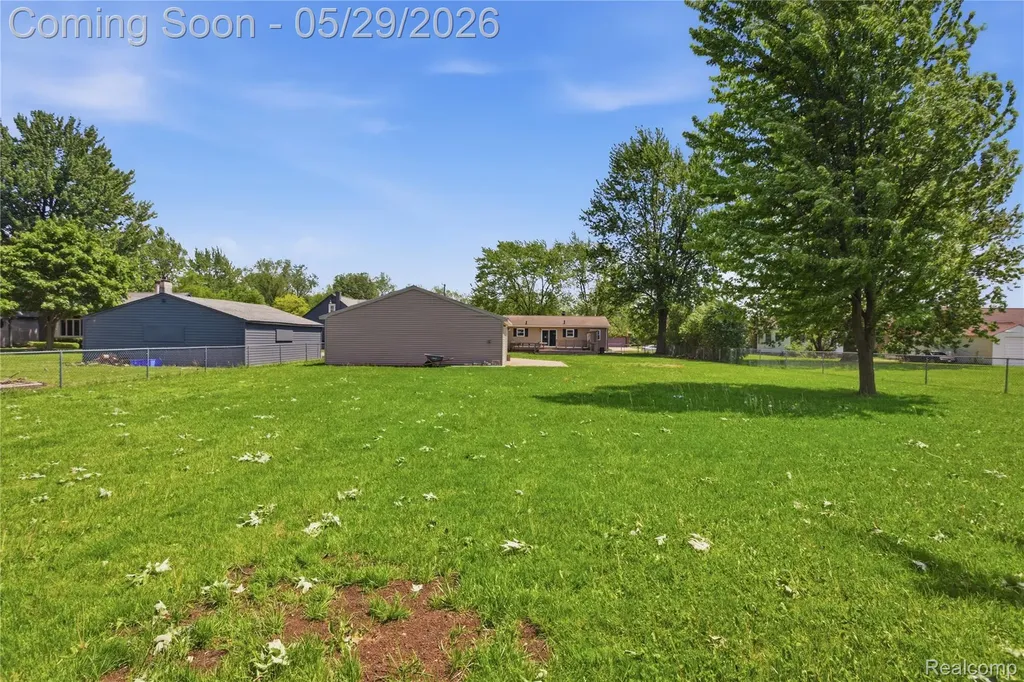 37257 Dundee Street Sterling Heights City MI 48310