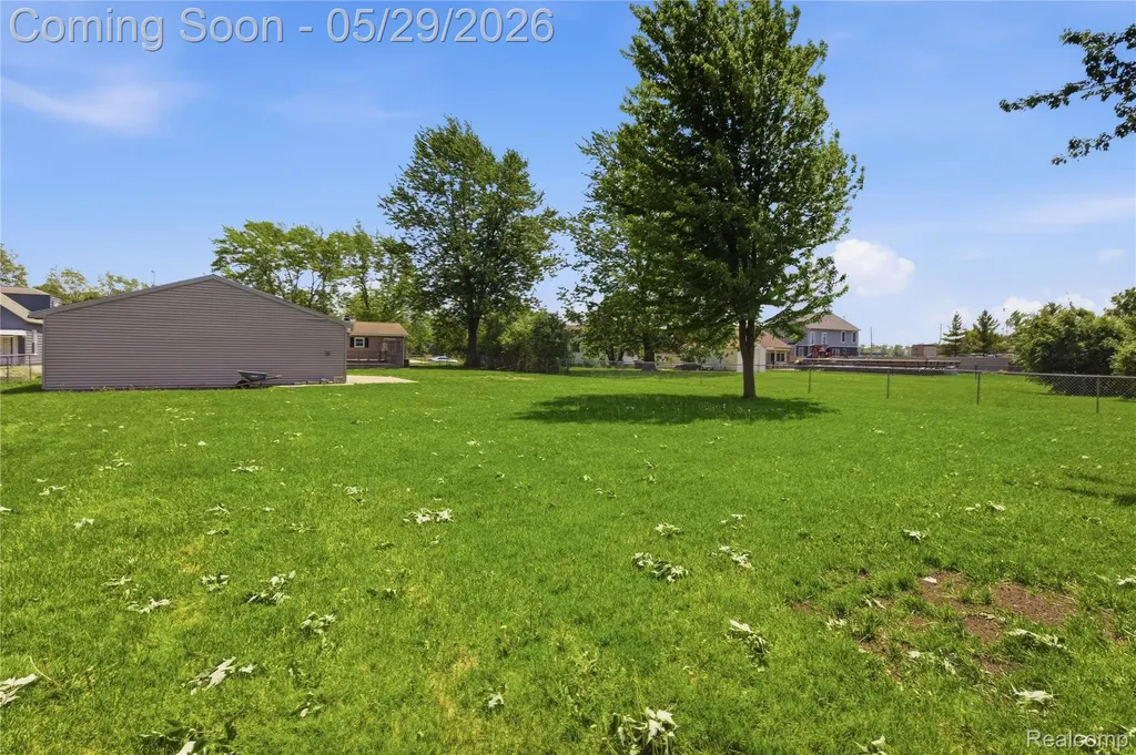37257 Dundee Street Sterling Heights City MI 48310
