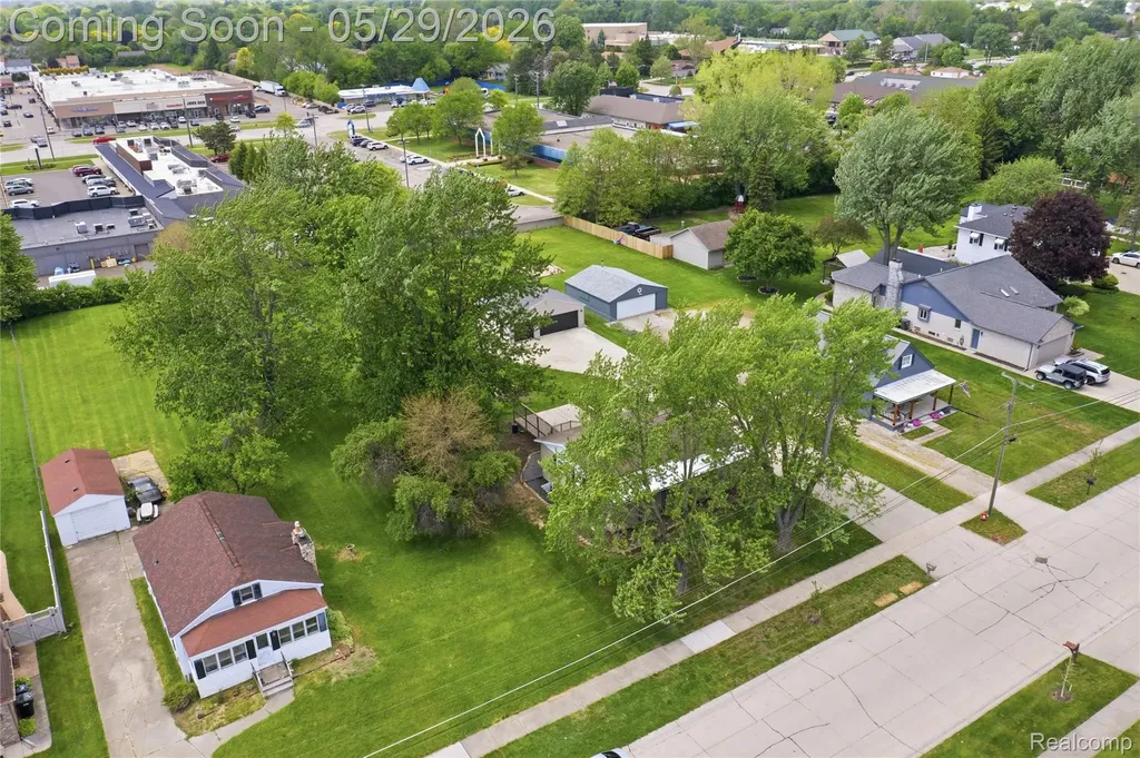 37257 Dundee Street Sterling Heights City MI 48310