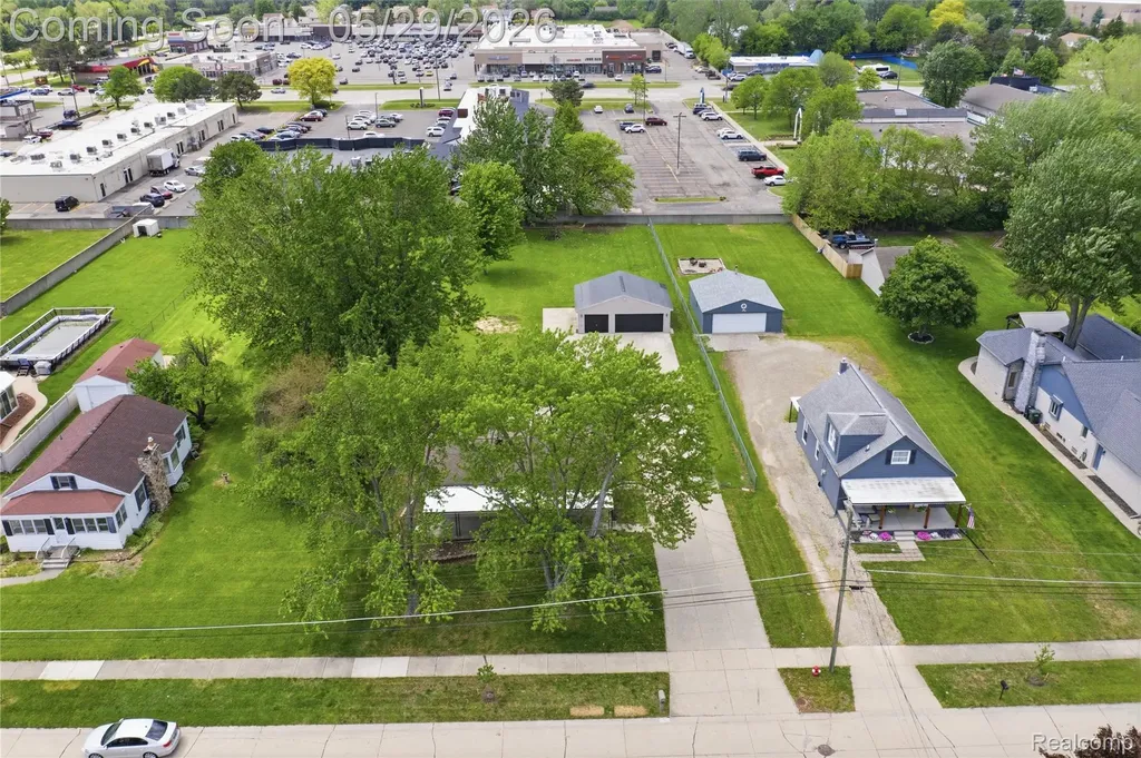37257 Dundee Street Sterling Heights City MI 48310