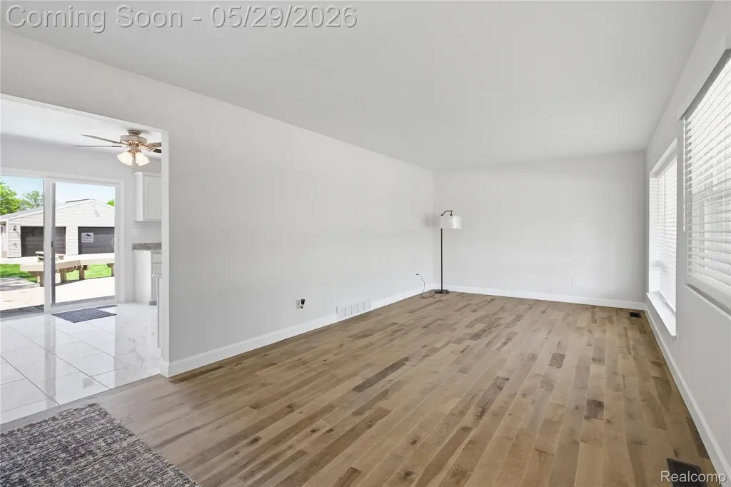 37257 Dundee Street Sterling Heights City MI 48310