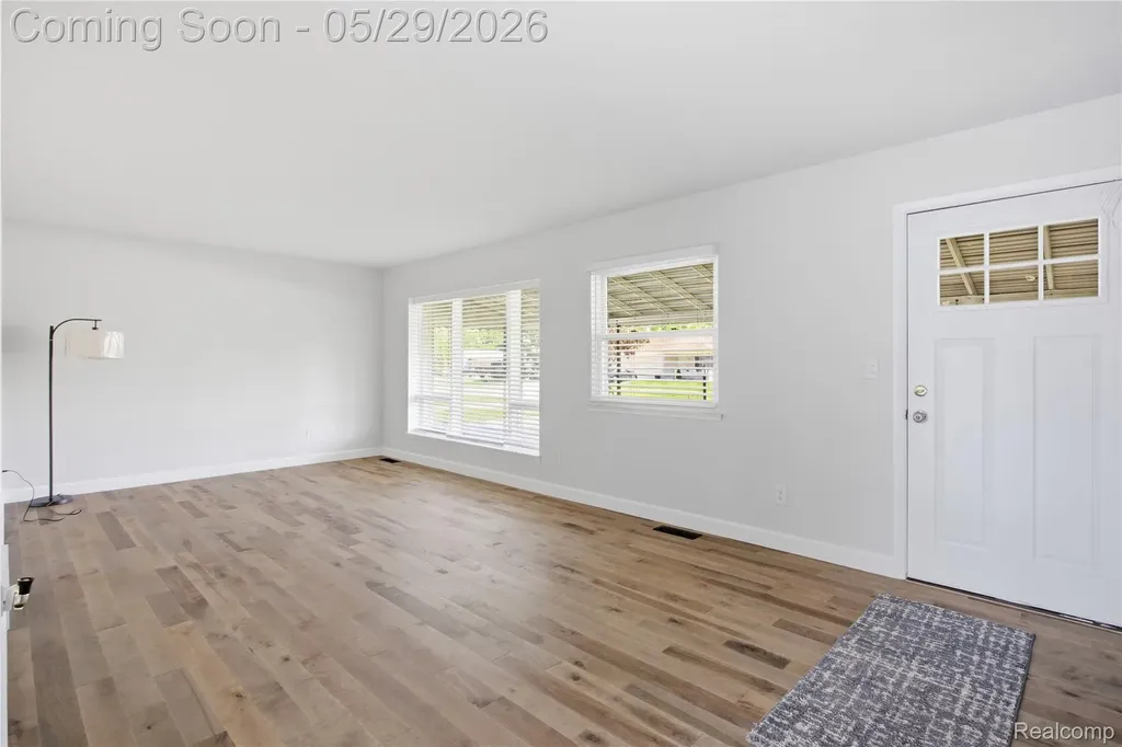 37257 Dundee Street Sterling Heights City MI 48310