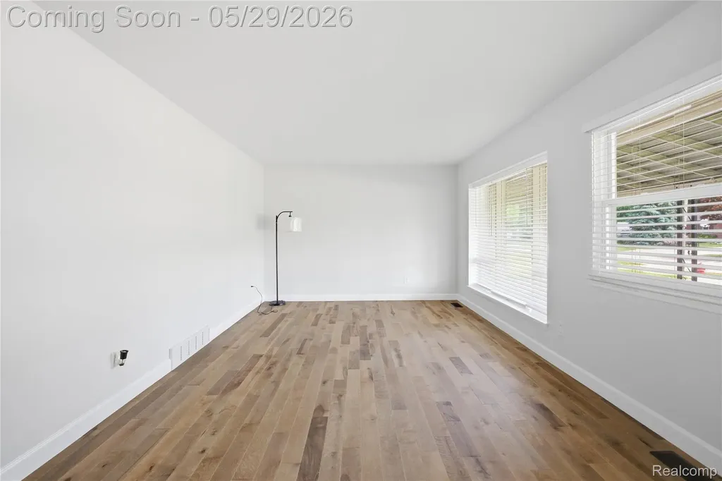 37257 Dundee Street Sterling Heights City MI 48310