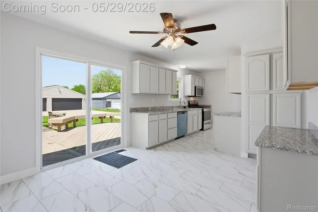 37257 Dundee Street Sterling Heights City MI 48310