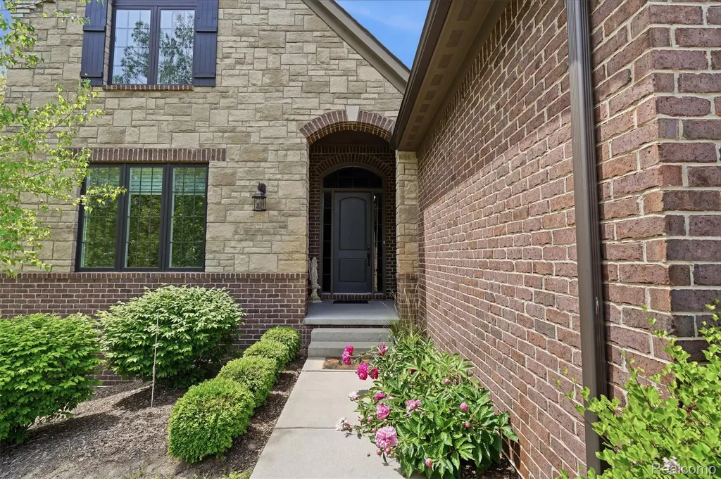 11701 Tuscany Court Plymouth Charter Township MI 48170