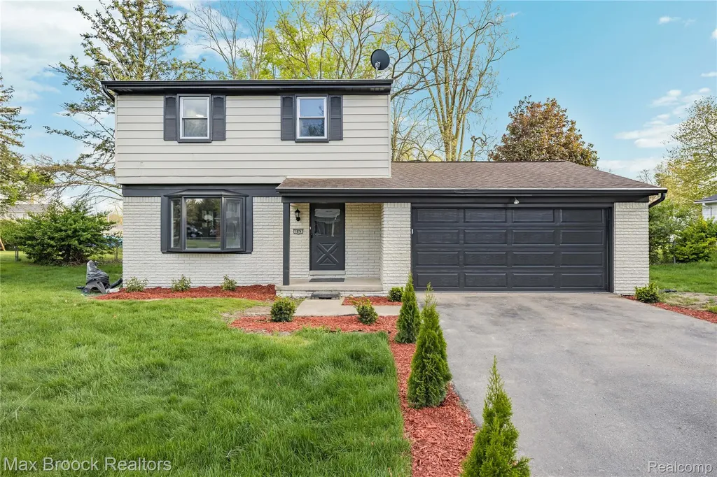 1874 Hopkins Drive Wixom City MI 48393