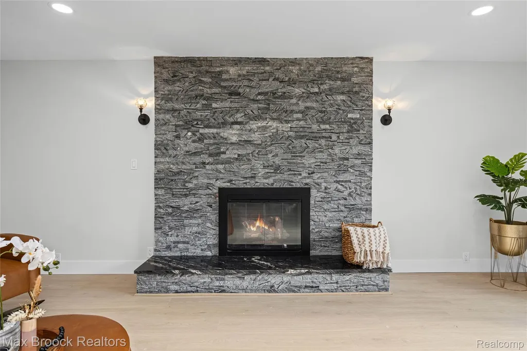 1874 Hopkins Drive Wixom City MI 48393