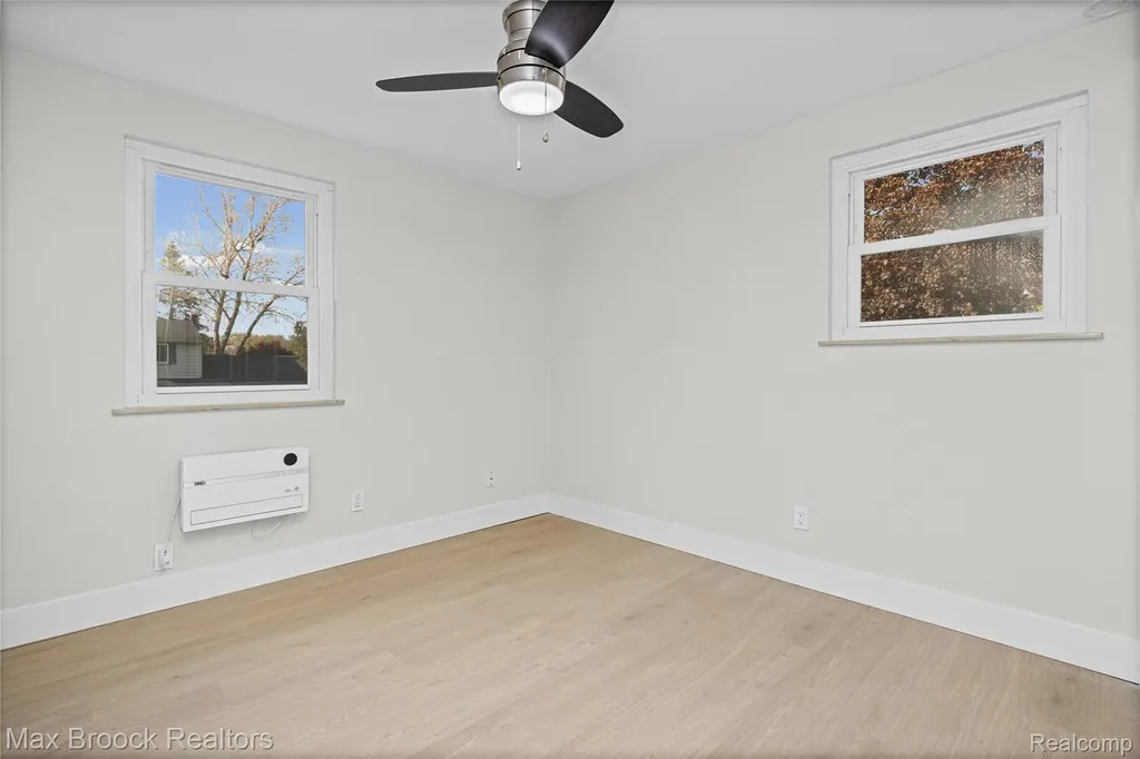 1874 Hopkins Drive Wixom City MI 48393