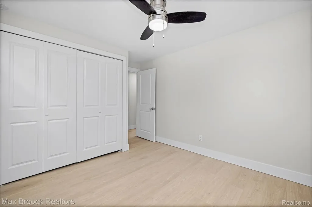 1874 Hopkins Drive Wixom City MI 48393