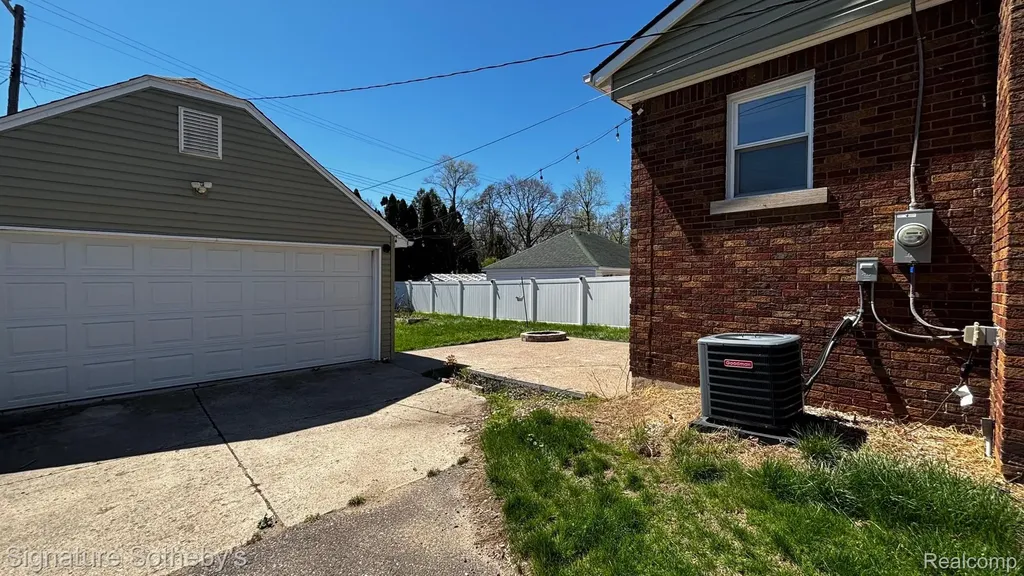 36773 Bibbins Street Romulus City MI 48174