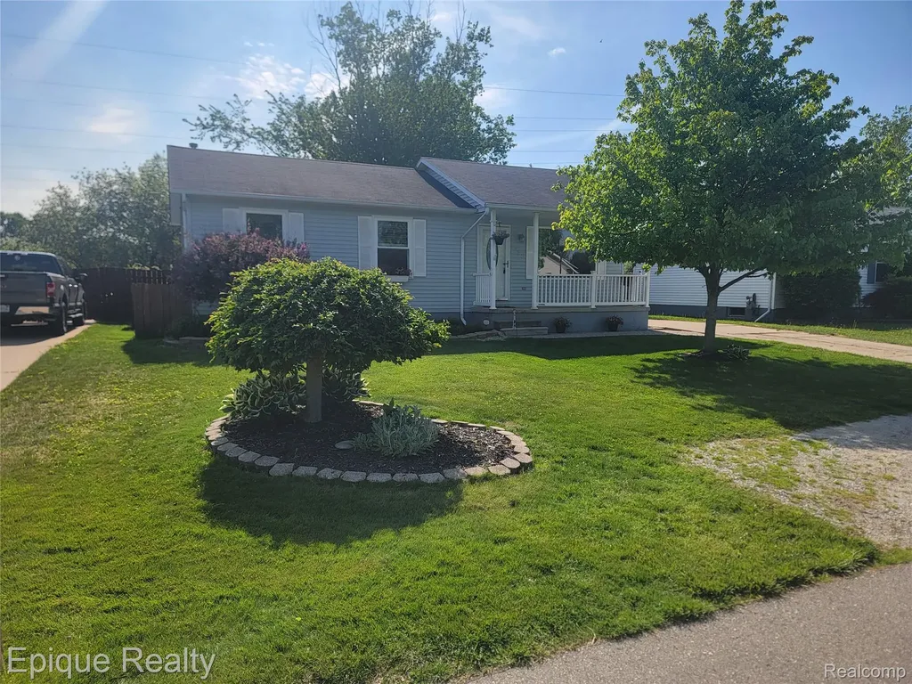 753 Applegate Drive Marysville City MI 48040